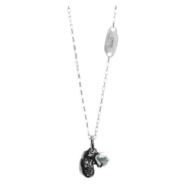 Silver necklace with natural pearl