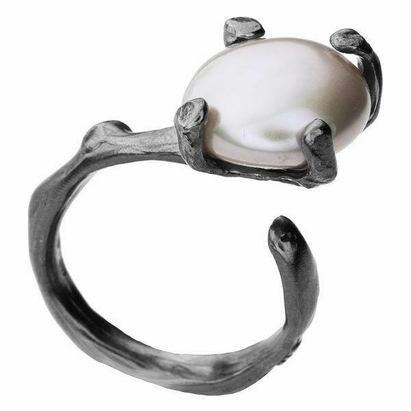 Handmade silver ring with pink pearl
