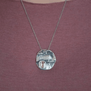 round shape pendant with crystal