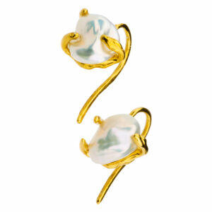 Handmade silver earrings with natural pearls