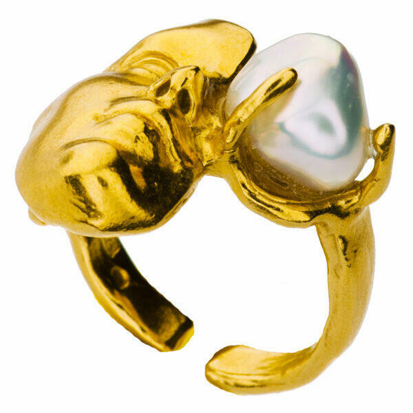 Artistic silver ring with natural pearl