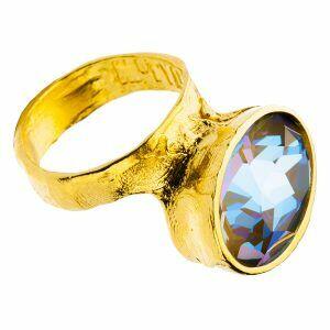 Artistic silver ring with crystal
