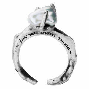 Handmade silver ring with natural pearl