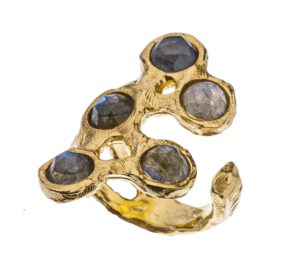 Pierścionek z kolekcji biżuterii Botanica