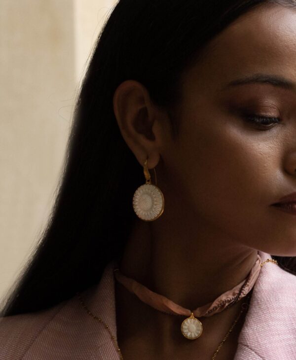 Ręcznie robione kolczyki z kwiatem